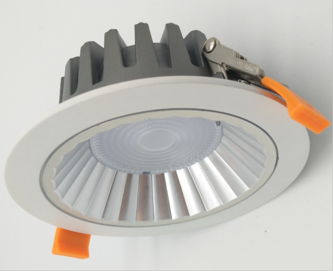 100V - 240V Dimmable創設される防眩LED ダウンライトのアルミ合金ランプ ボディ