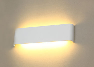 中国 居間の高く軽い効率のための12W IP20の壁に取り付けられたライト サプライヤー